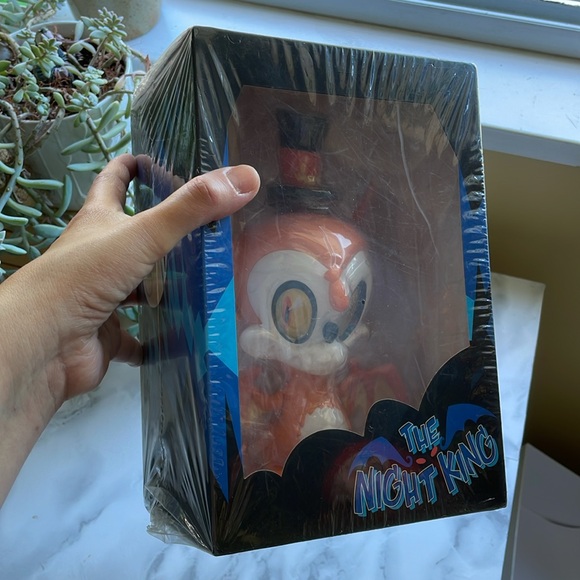 Brandt peters Candy Corn NIGHT KING 8" vinyl figure from Cardboard Space… - Picture 7 of 8